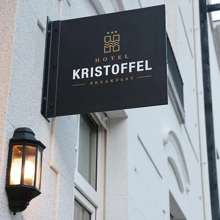 호텔 Kristoffel - Ontbijt Inbegrepen 3*