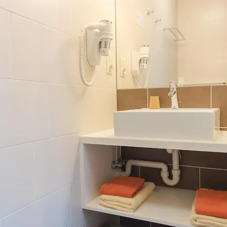 Kristoffel - Ontbijt Inbegrepen 호텔