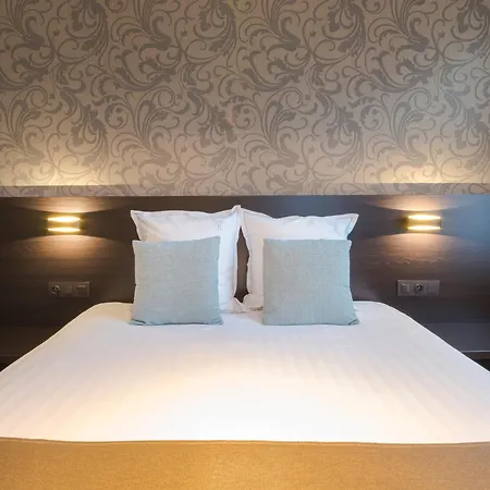 Kristoffel - Ontbijt Inbegrepen 3* 미들케르케