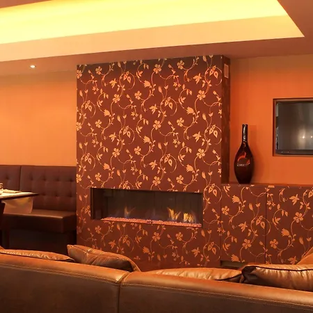 Kristoffel - Ontbijt Inbegrepen 호텔 3*