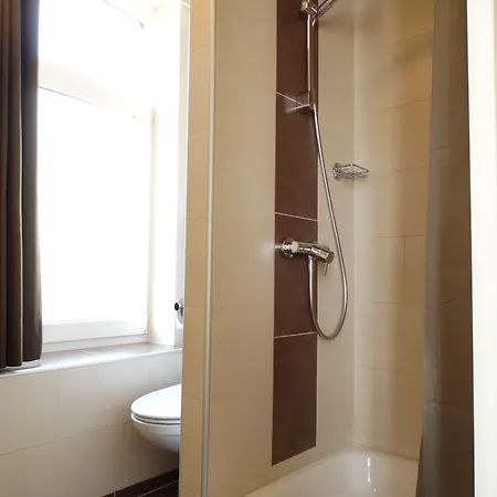 Kristoffel - Ontbijt Inbegrepen 호텔