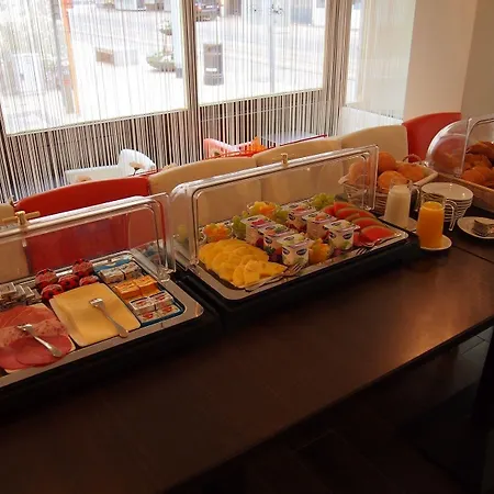 호텔 Kristoffel - Ontbijt Inbegrepen 3*