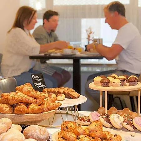 Hotel Kristoffel - Ontbijt Inbegrepen 3*