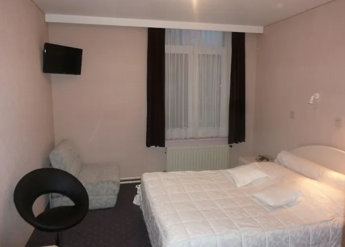 Hotel Kristoffel - Ontbijt Inbegrepen 3*