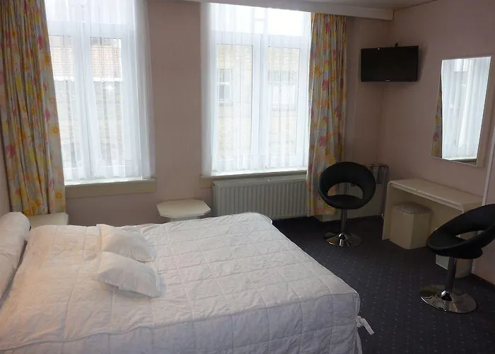 Hotel Kristoffel - Ontbijt Inbegrepen 3*