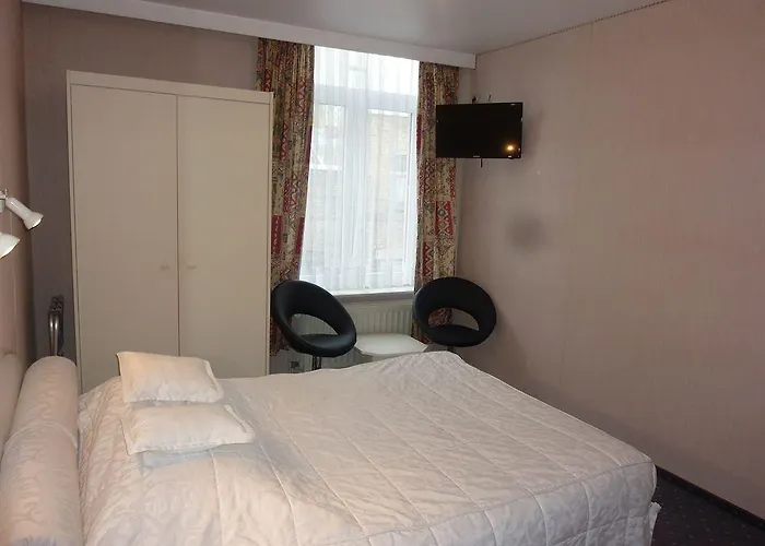 Hotel Kristoffel - Ontbijt Inbegrepen 3*